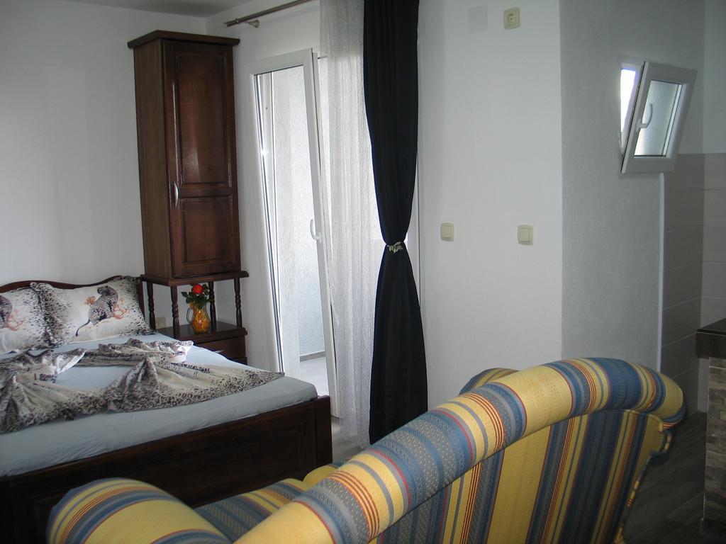 Guest House Dena Dobra Voda Cameră foto